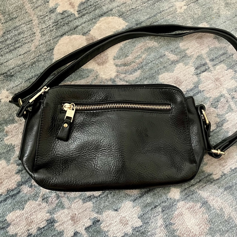 Naturalizer Black Leather Crossbody Bag